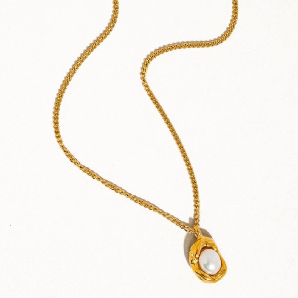 a161. 18k Gold Plated Non-tarnish Natural Pearl Round Necklace